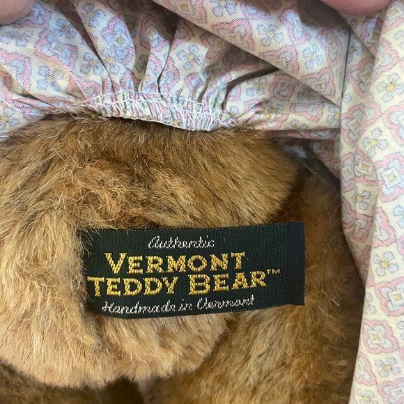 Vermont Teddy Bear Company Grandma Jointed Plush Complete Outfit NEW - Picture 8 of 10